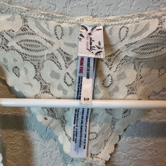 Intimately Free People Cream Lace Racerback Bralette - Size S - EUC - Picture 3 of 5